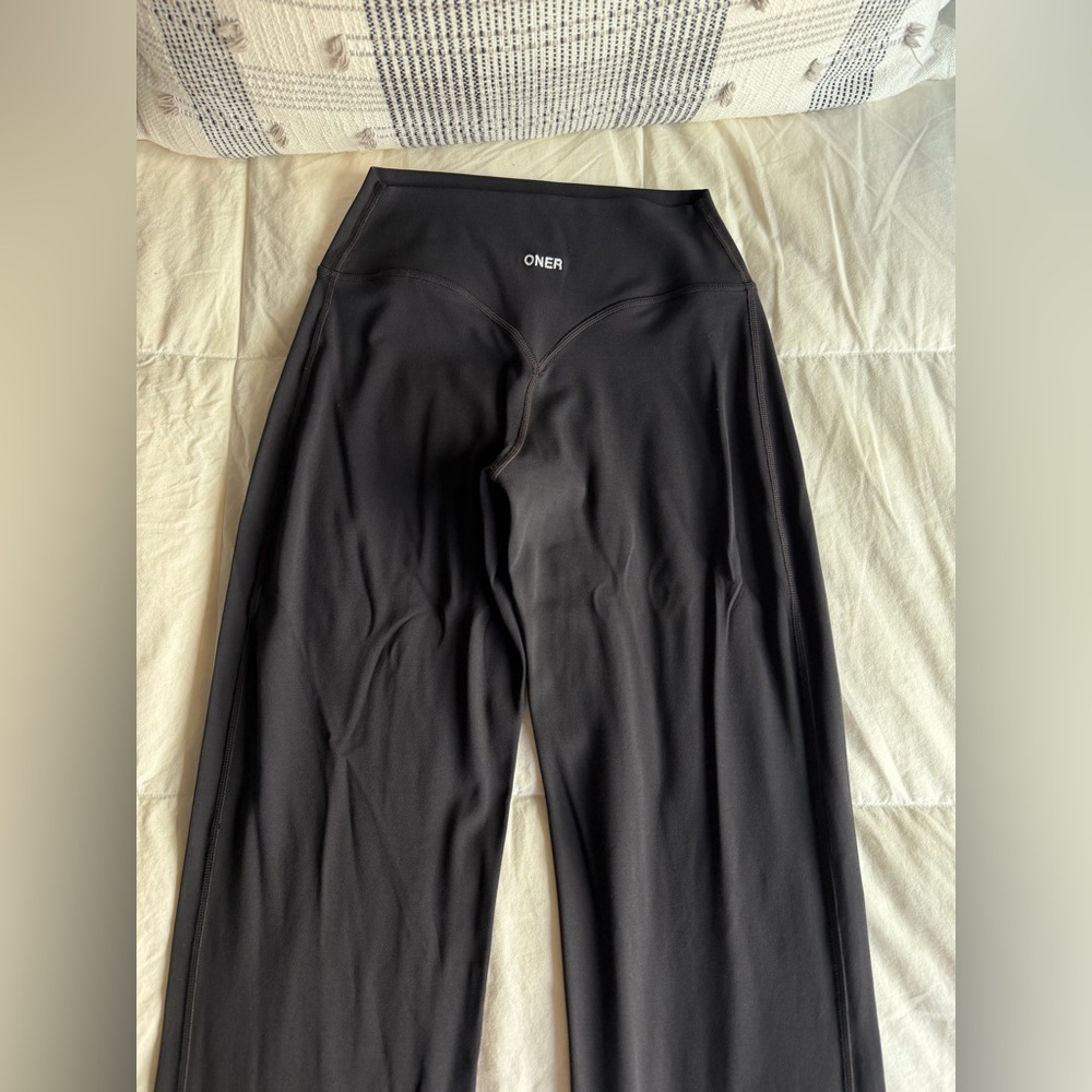 ONER ACTIVE Soft motion Black flare Leggings- XS reg length